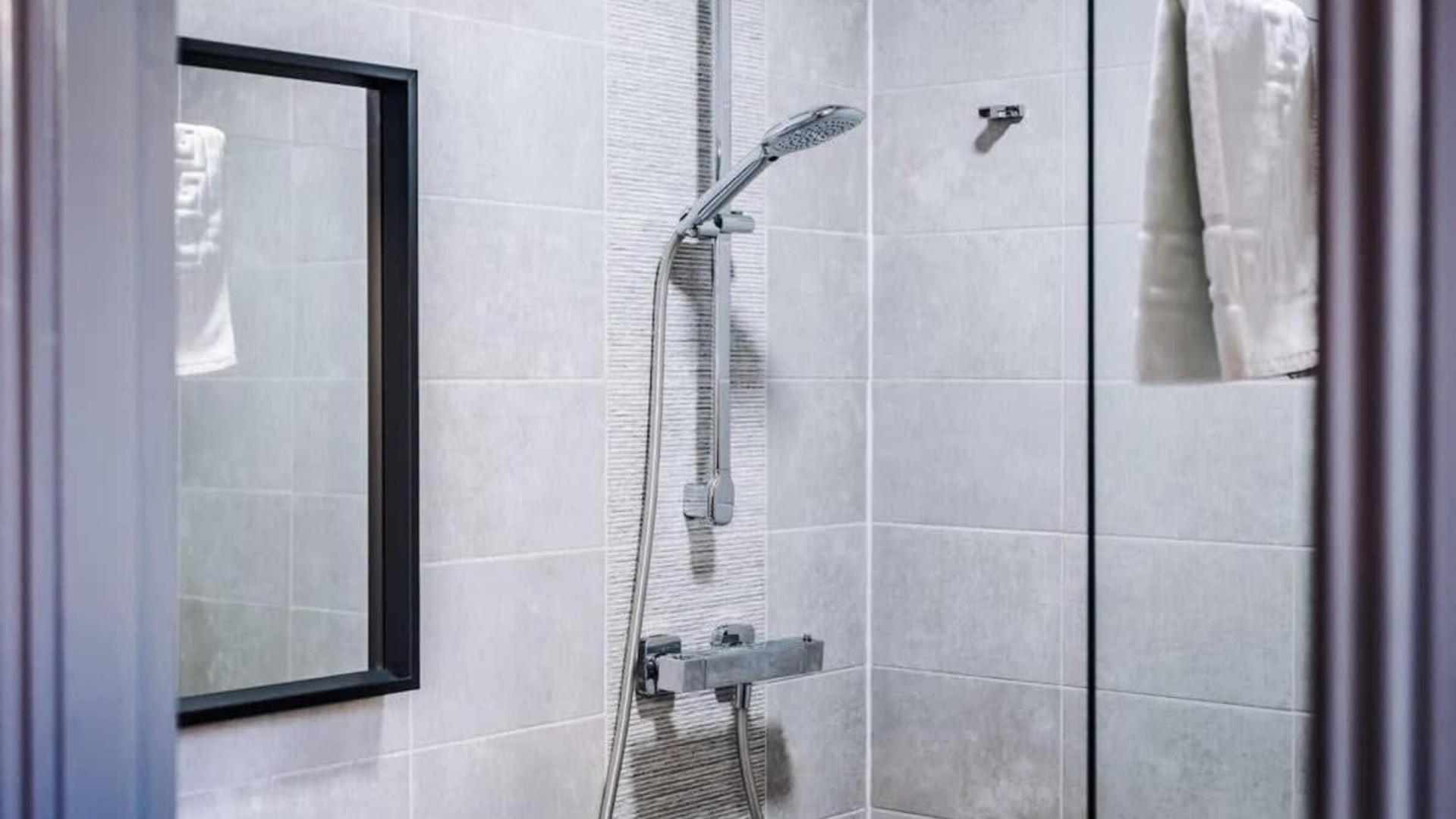 Stylish For 8 Guests * Liverpool