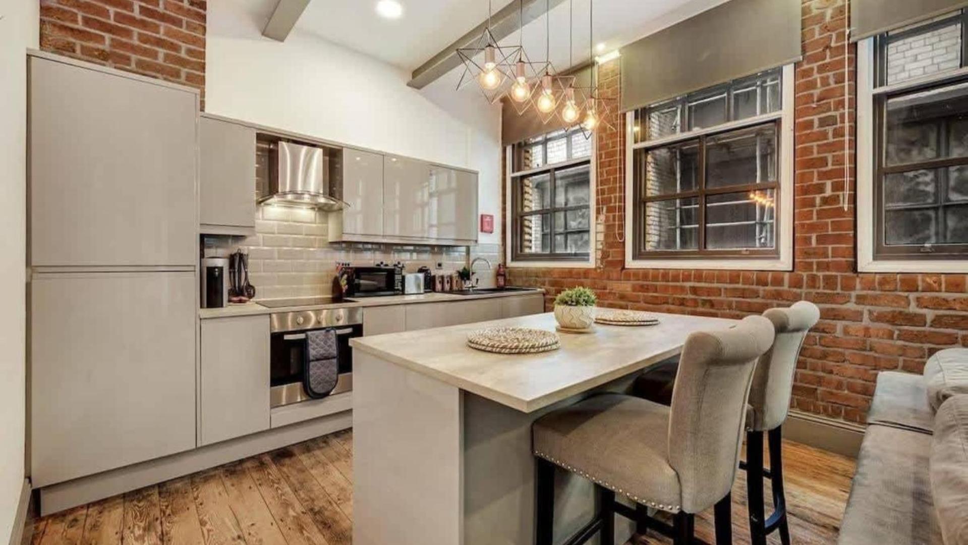 Stylish For 8 Guests *