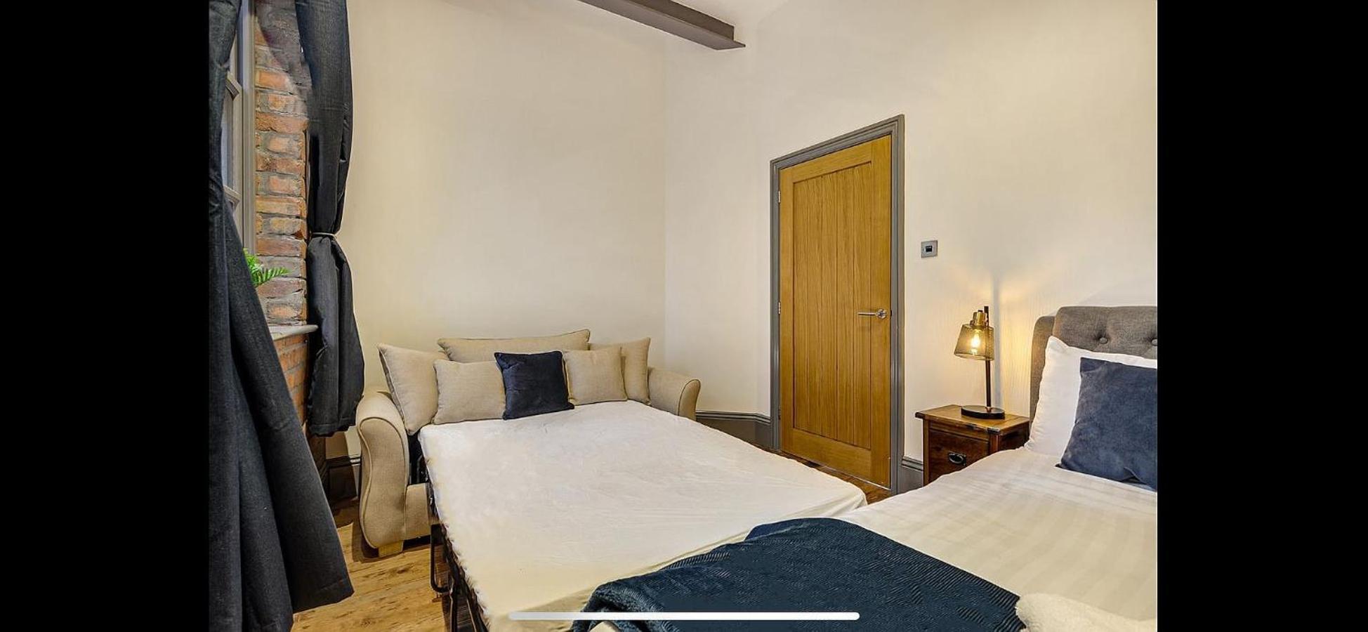 Apartment Stylish For 8 Guests Liverpool