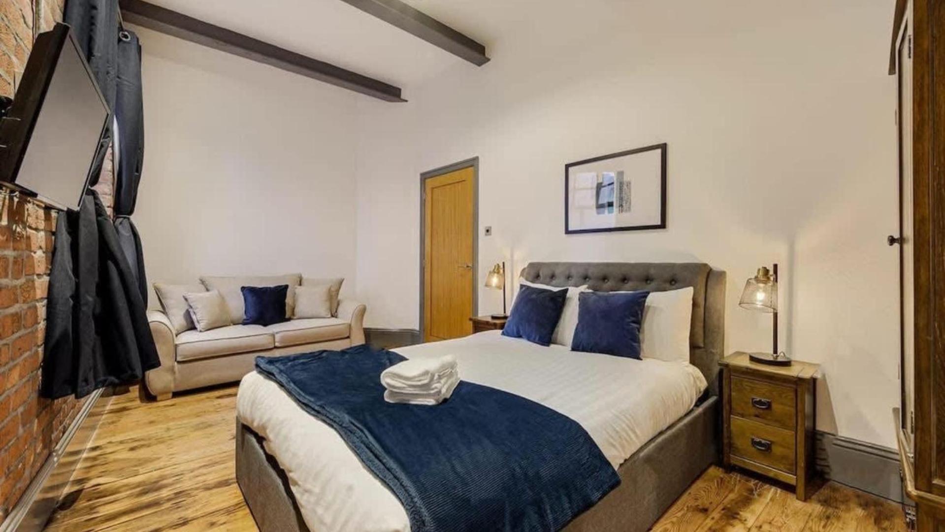 Stylish For 8 Guests *